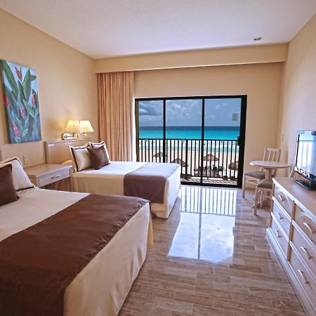 The Royal Islander - An All Suites Resort Канкун Екстериор снимка