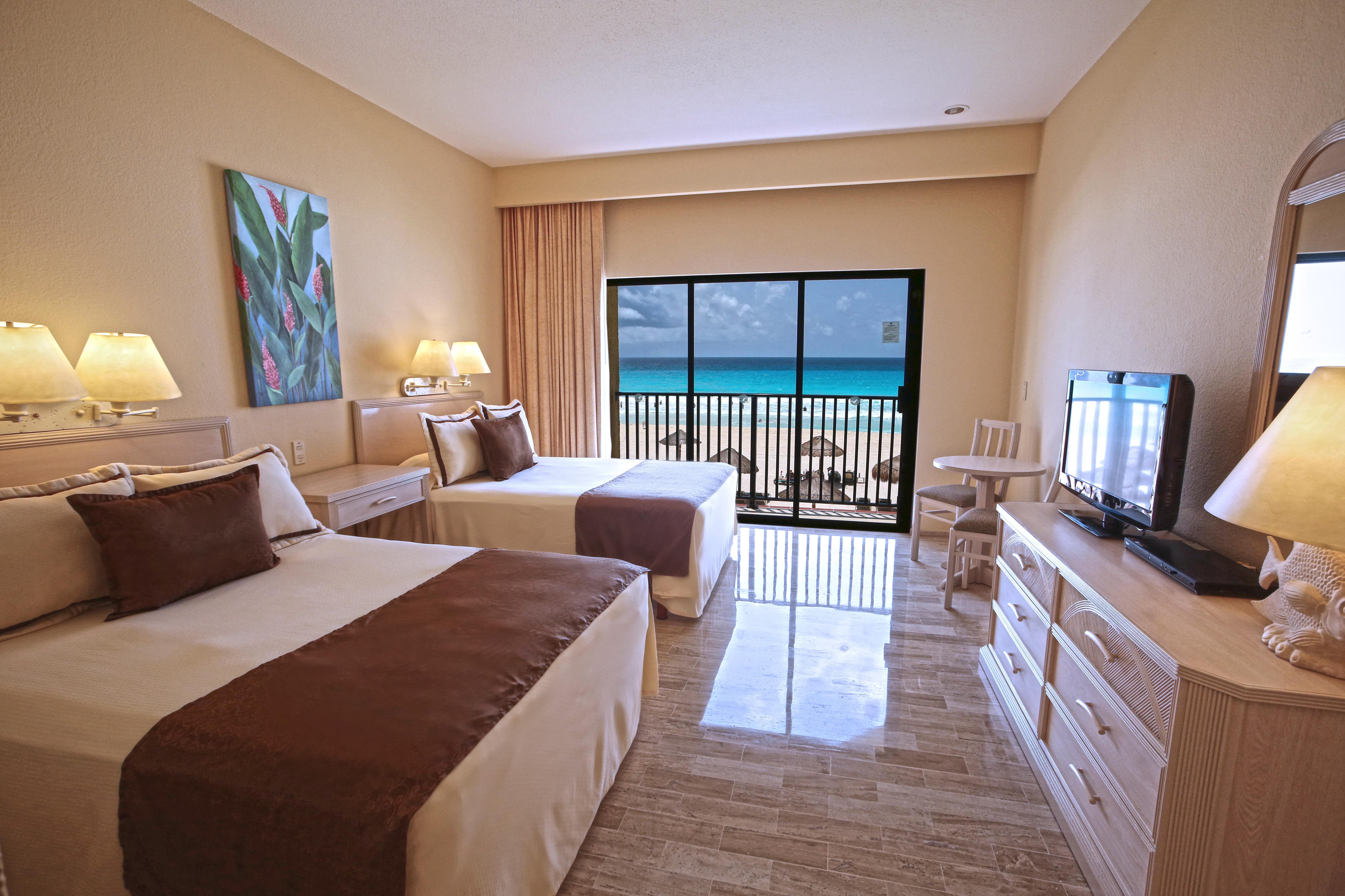 The Royal Islander - An All Suites Resort Канкун Екстериор снимка
