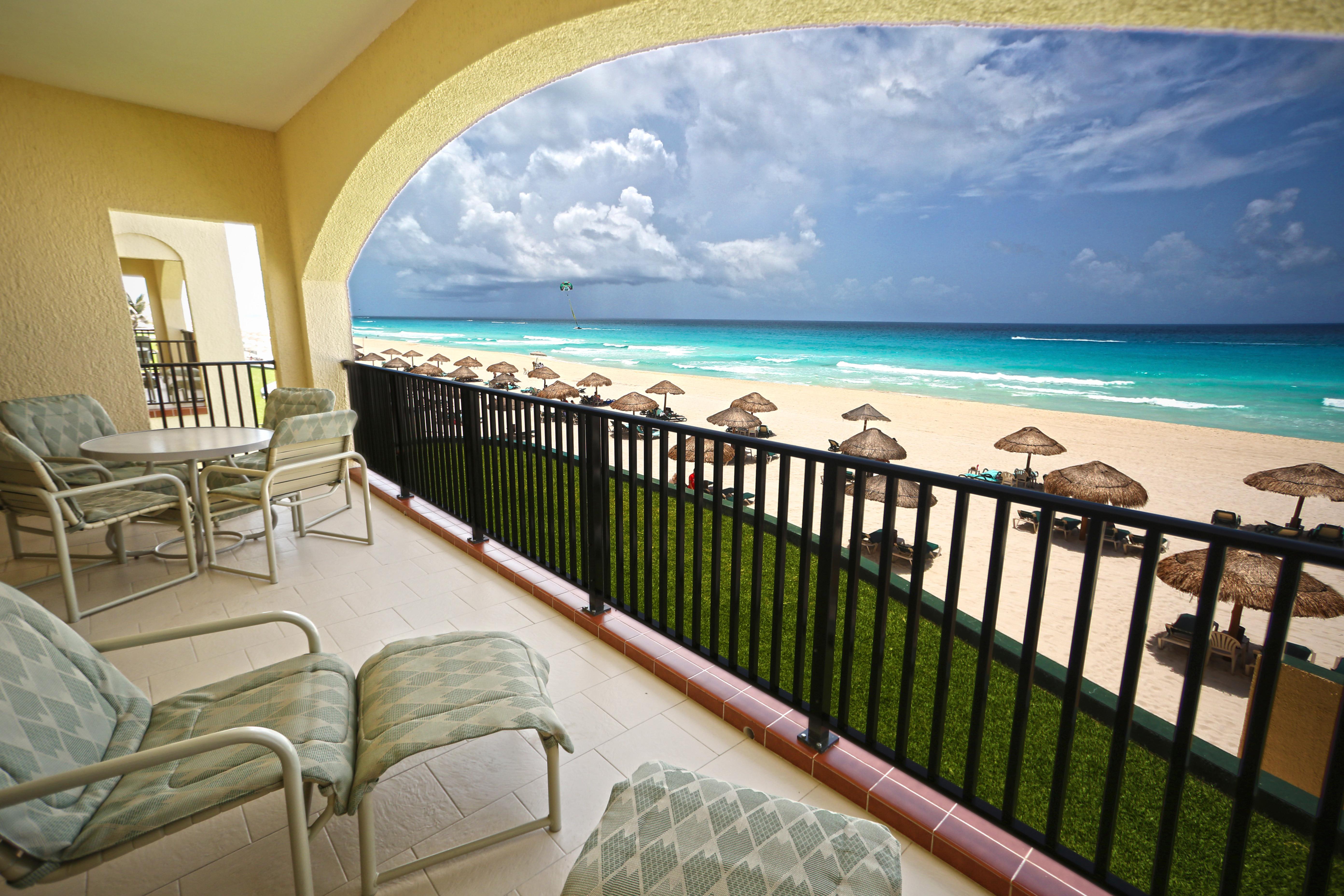 The Royal Islander - An All Suites Resort Канкун Екстериор снимка